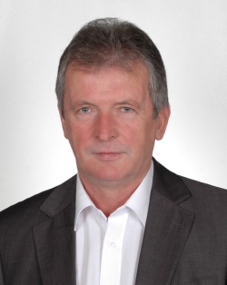Wiesław Wiekiera - zdjęcie portretowe
          